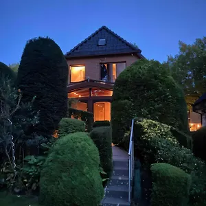  Apartment Gartenblick-oase: Obergeschosswohnung In Deutschland
